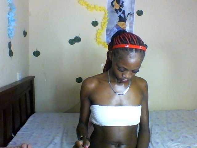Luna-Noir live cam on BongaCams
