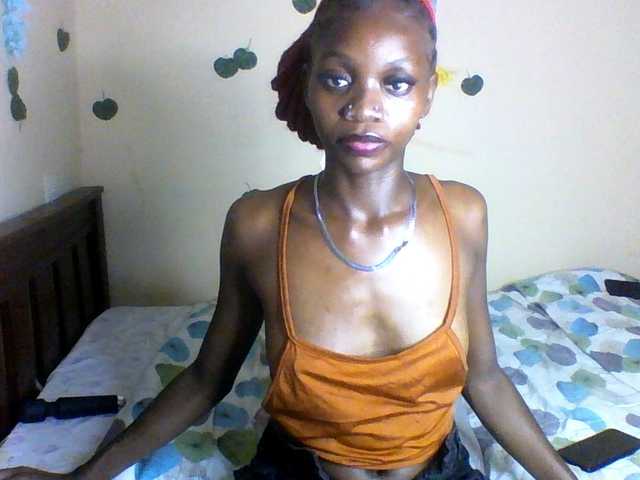 Luna-Noir live cam on BongaCams