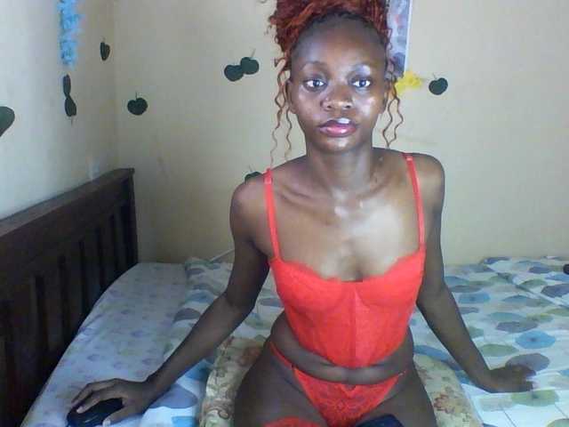 Luna-Noir live cam on BongaCams