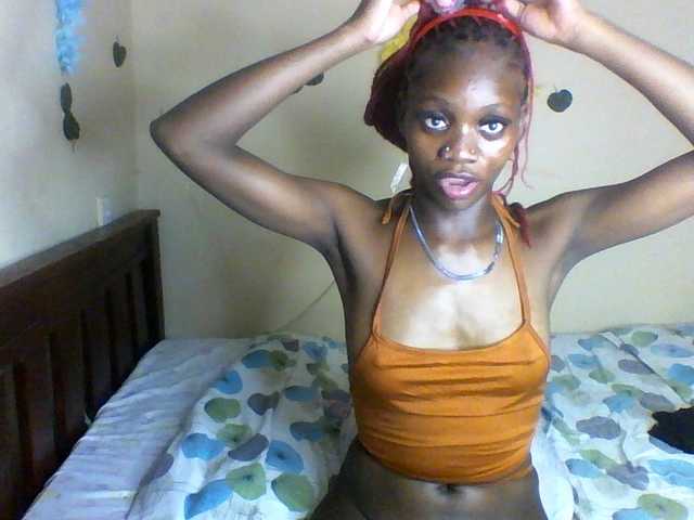 Luna-Noir live cam on BongaCams