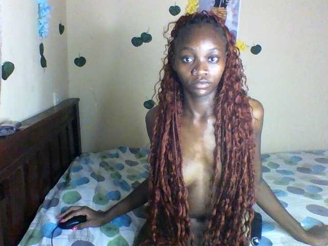 Luna-Noir live cam on BongaCams