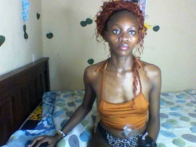 Luna-Noir live cam on BongaCams