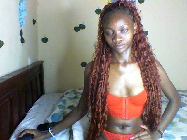 Luna-Noir live cam on BongaCams