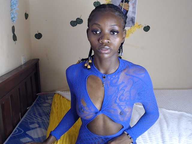 Luna-Noir live cam on BongaCams