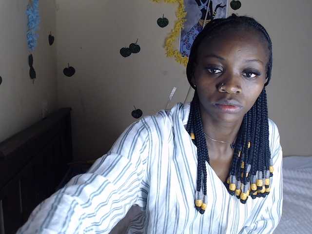 Luna-Noir live cam on BongaCams