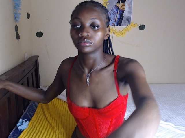 Luna-Noir live cam on BongaCams