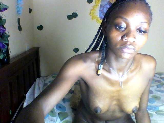 Luna-Noir live cam on BongaCams