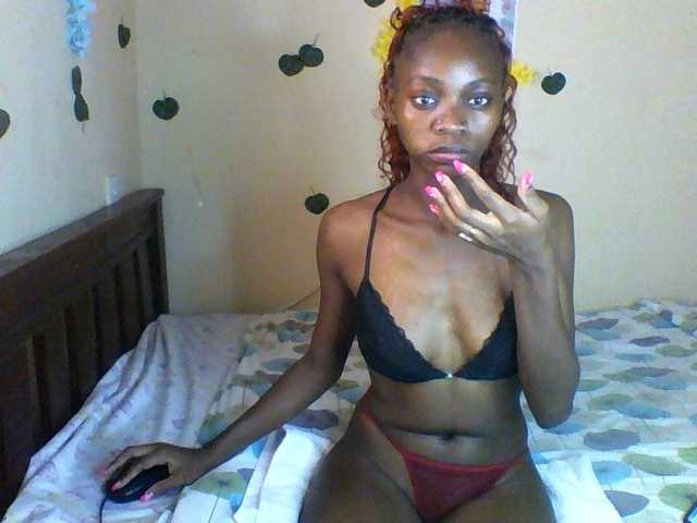 Luna-Noir live cam on BongaCams