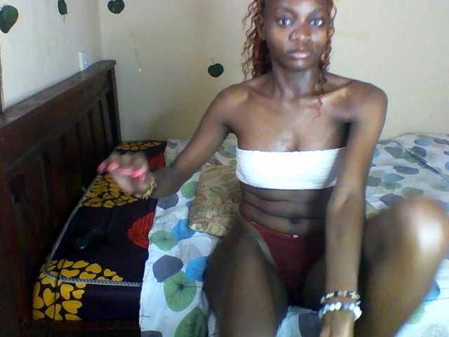 Luna-Noir live cam on BongaCams