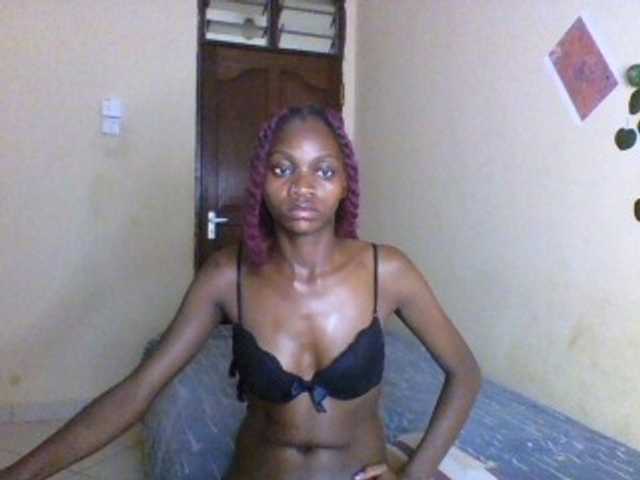 Luna-Noir live cam on BongaCams
