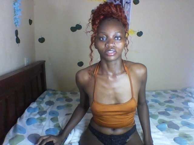 Luna-Noir live cam on BongaCams