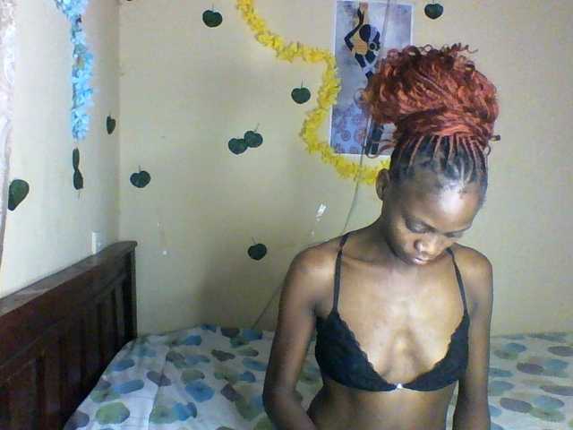 Luna-Noir live cam on BongaCams
