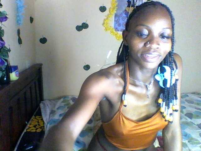 Luna-Noir live cam on BongaCams