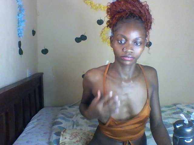 Luna-Noir live cam on BongaCams