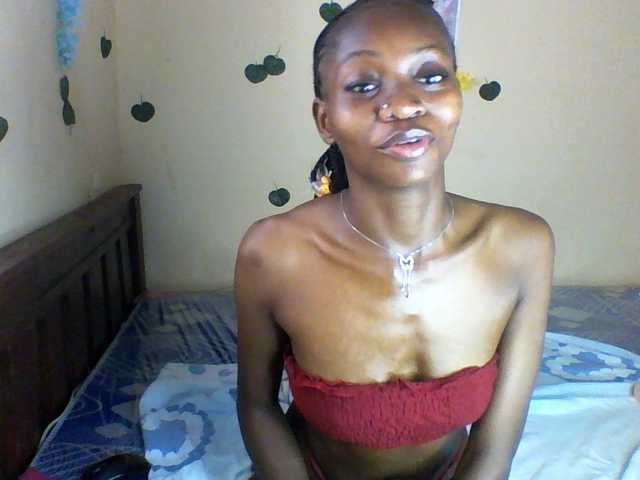 Luna-Noir live cam on BongaCams