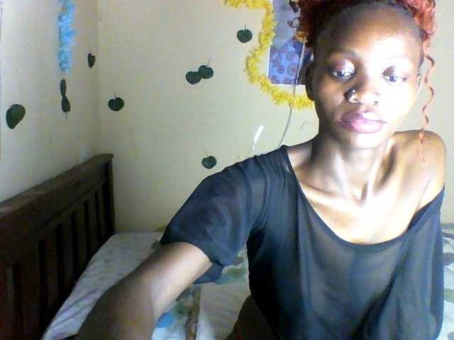 Luna-Noir live cam on BongaCams