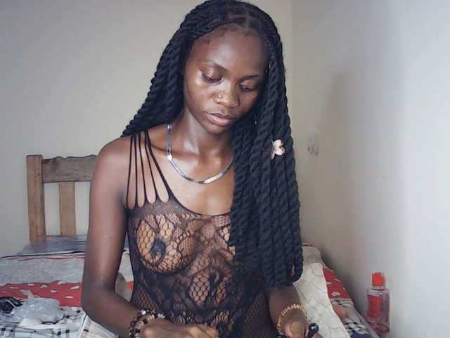 Luna-Noir's BongaCams show and profile