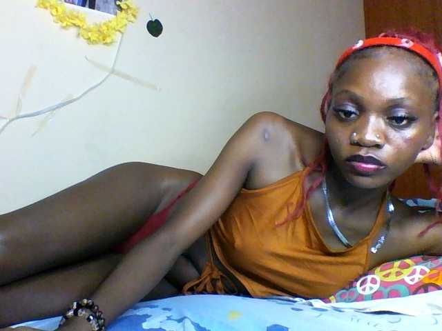 Luna-Noir live cam on BongaCams