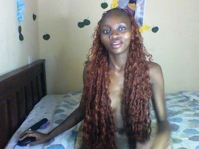 Luna-Noir live cam on BongaCams