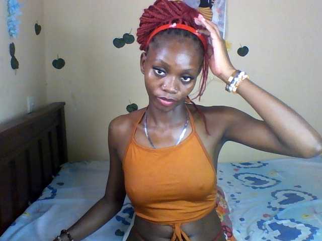 Luna-Noir live cam on BongaCams