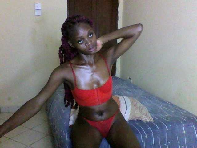 Luna-Noir live cam on BongaCams