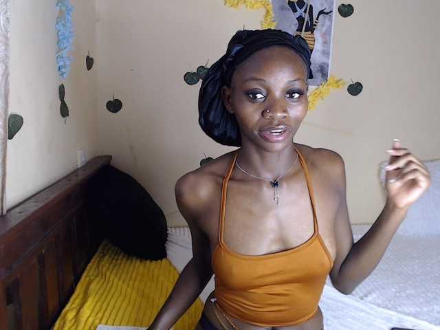 Luna-Noir live webcam show