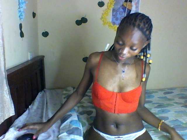 Luna-Noir live cam on BongaCams