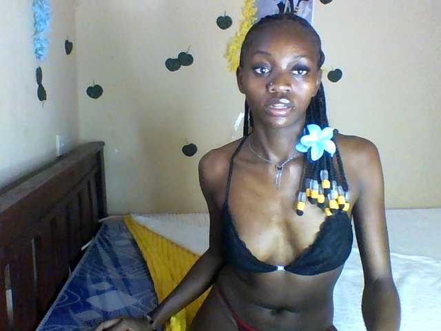 Luna-Noir live cam on BongaCams