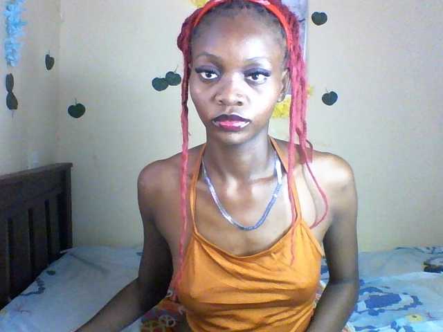 Luna-Noir live cam on BongaCams