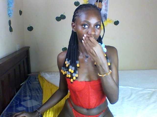 Luna-Noir live cam on BongaCams