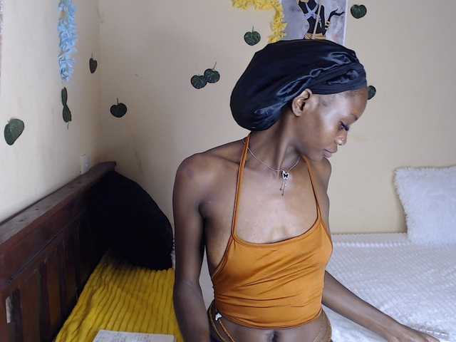Luna-Noir live webcam show