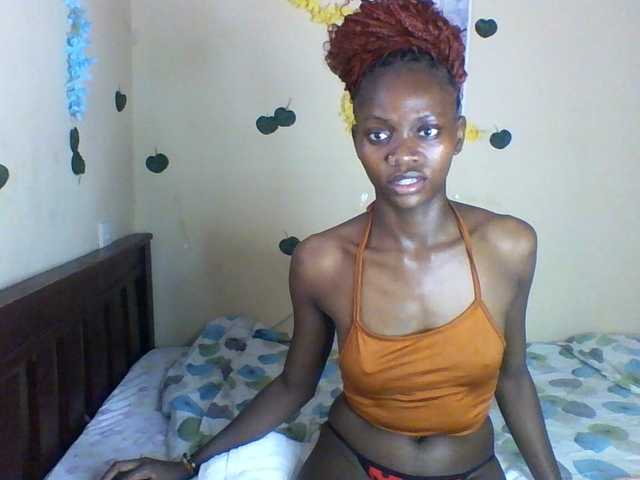 Luna-Noir live cam on BongaCams