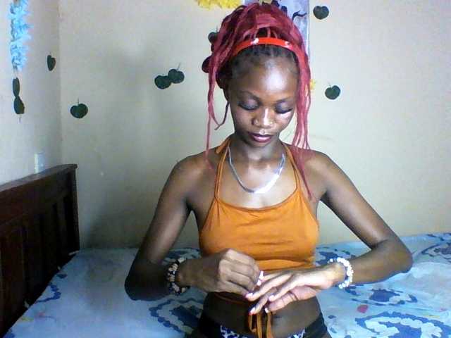 Luna-Noir live cam on BongaCams