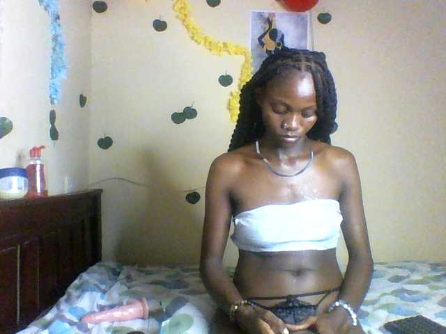 Luna-Noir's BongaCams show and profile