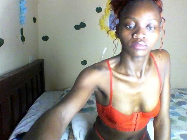 Luna-Noir live cam on BongaCams