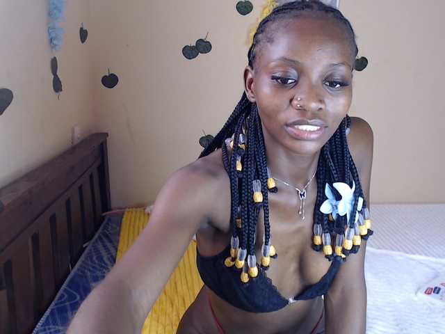 Luna-Noir live webcam show