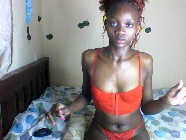 Luna-Noir live cam on BongaCams