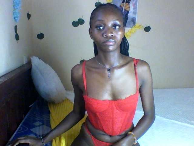 Luna-Noir live cam on BongaCams