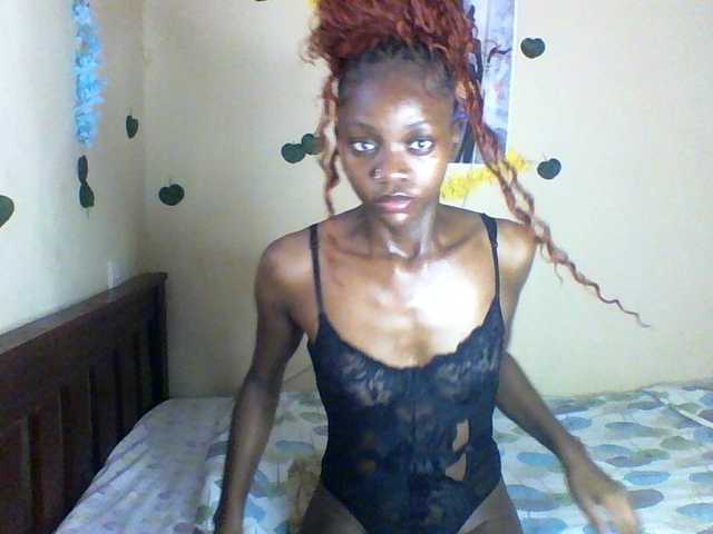 Luna-Noir live cam on BongaCams