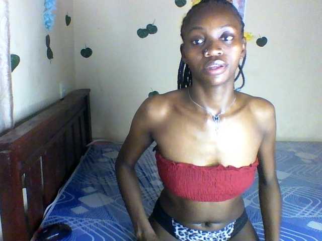 Luna-Noir live cam on BongaCams