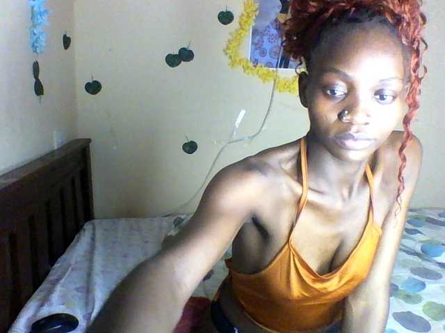 Luna-Noir live cam on BongaCams
