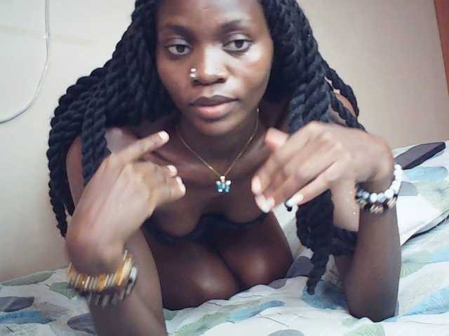 Luna-Noir's BongaCams show and profile