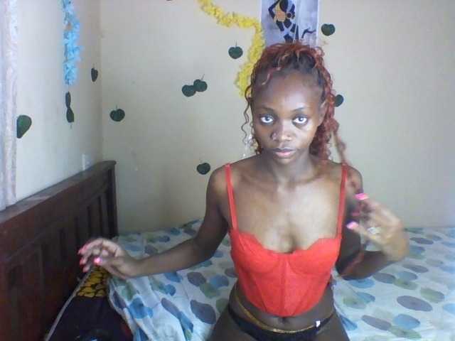 Luna-Noir live cam on BongaCams