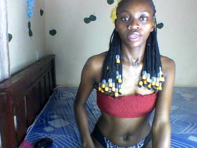 Luna-Noir live cam on BongaCams