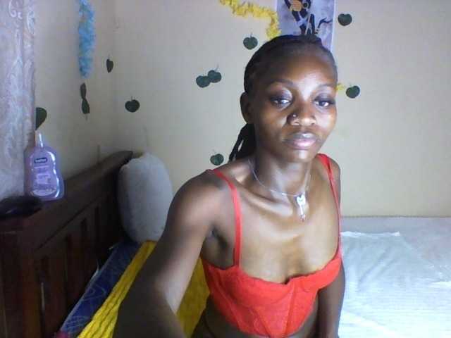 Luna-Noir live cam on BongaCams