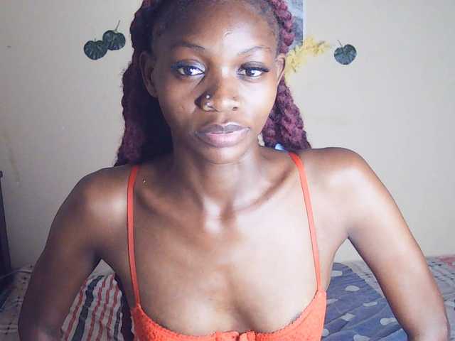 Luna-Noir live cam on BongaCams