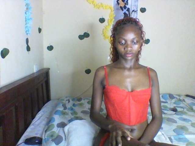Luna-Noir live cam on BongaCams