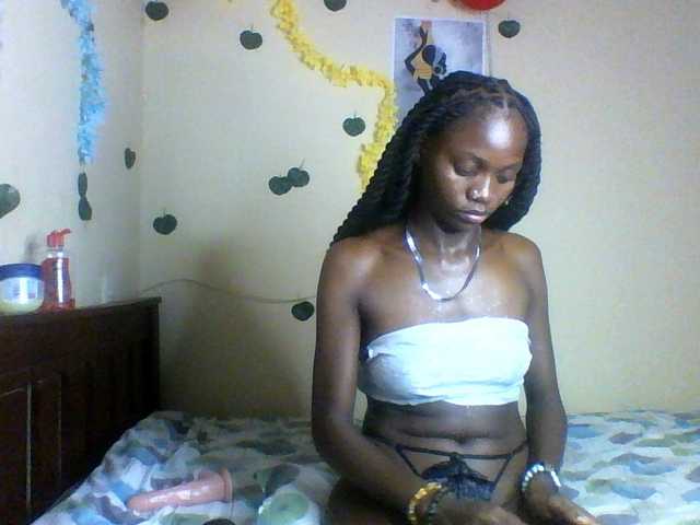 Luna-Noir's BongaCams show and profile