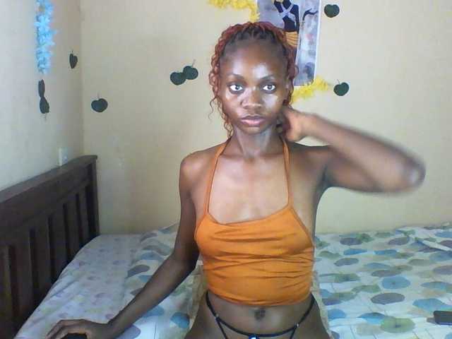 Luna-Noir live cam on BongaCams