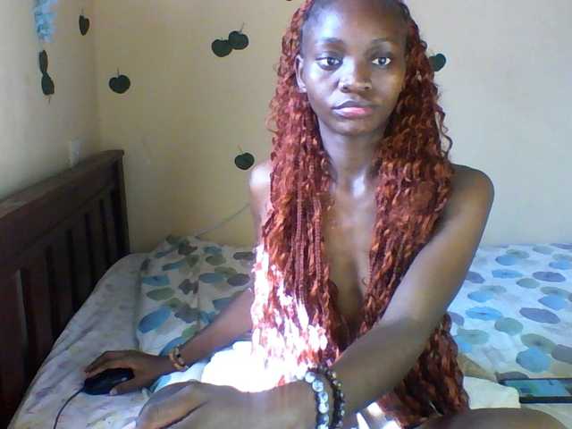 Luna-Noir live cam on BongaCams